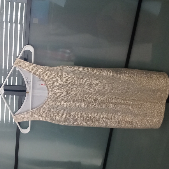 White and gold Top - Picture 1 of 5